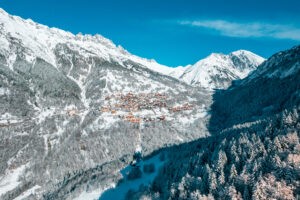Vaujany : Le Charme d'un Village de Montagne avec le Confort d'une Grande Station
